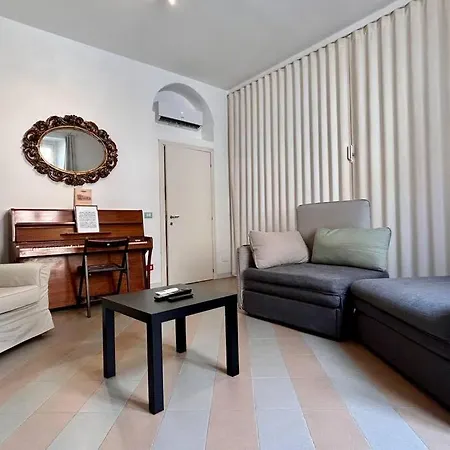 Porta Romana Railing Daire Milano